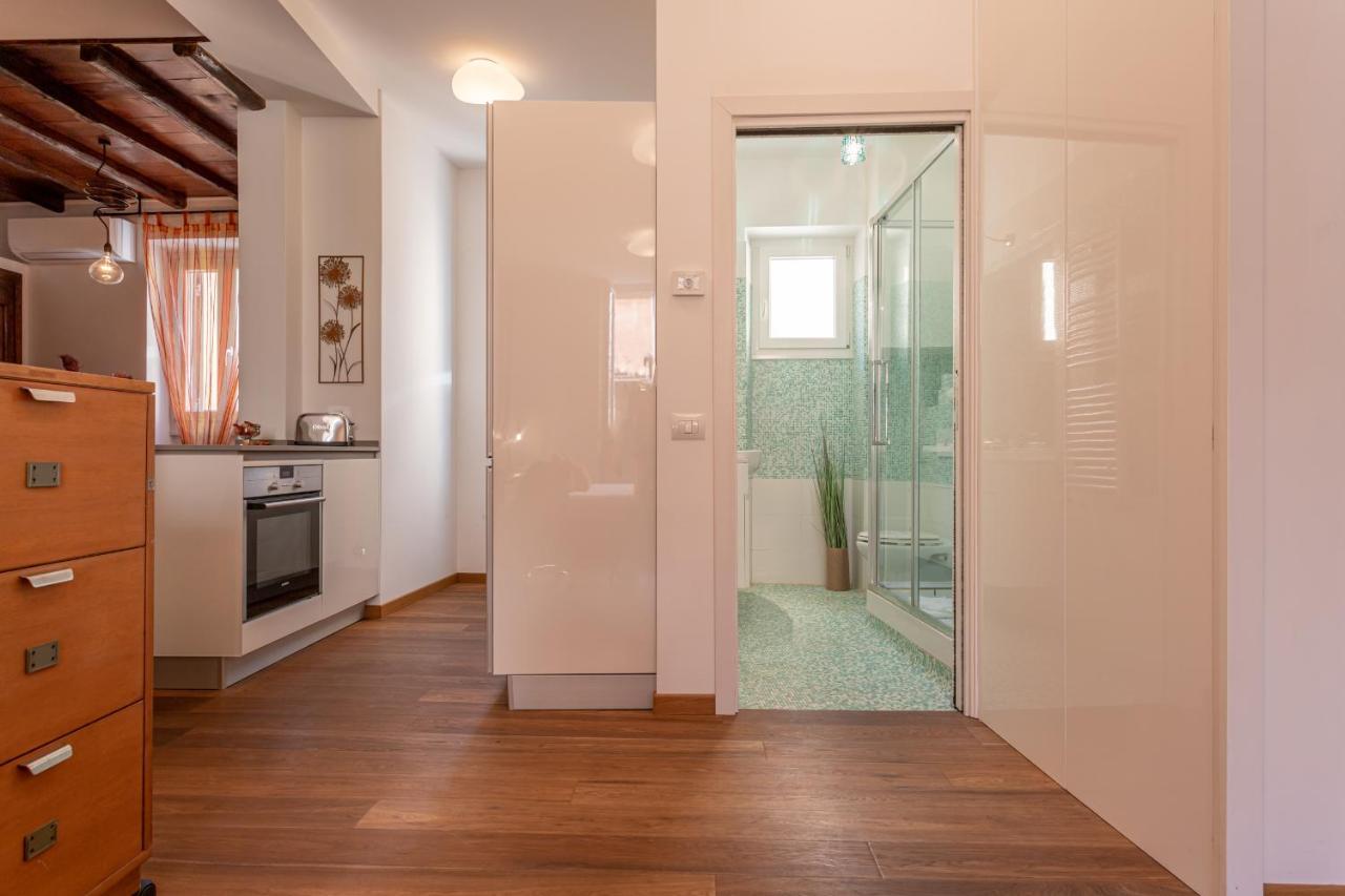 Emma - Lovely Suite In Trastevere Рим Екстериор снимка